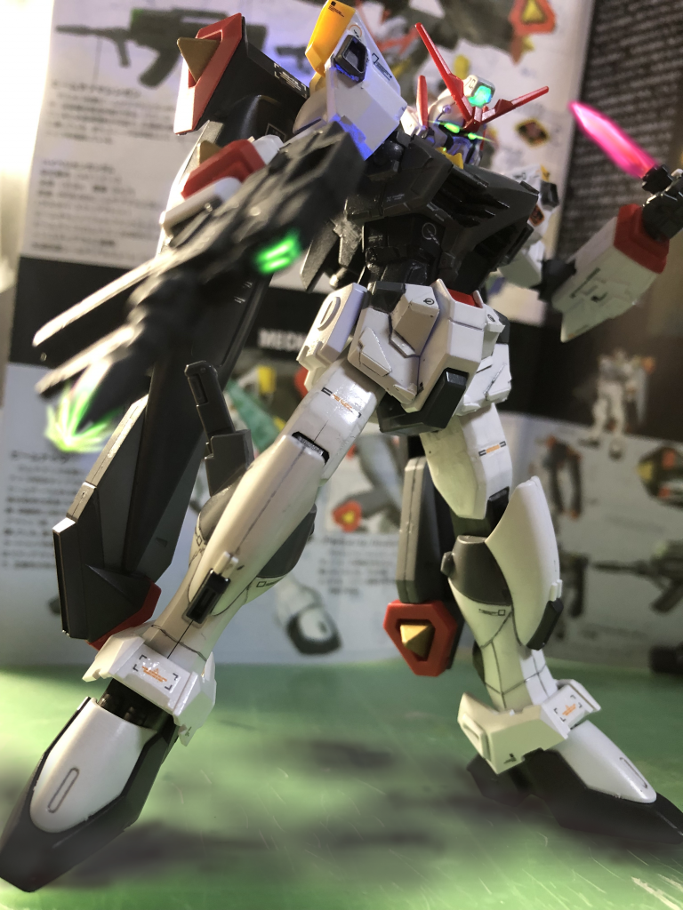 今回も制作工程の写真はありません…集中して作っていると写真を撮る事を忘れてしまいますね泣小型核エンジンも作ってスーパーハイペリオンにしてみたいですが、そんな技術が無いので素直にプレバンとかでHGCE化されるのを待ちます…(果たしてされるのか 泣)以上で作品紹介は終わりになります。ハイペリオンへの熱い想いや、作品感想など頂ければ今後の励みになりますのでよろしくお願いします!!