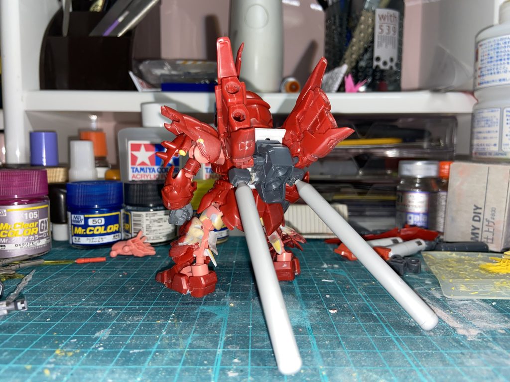 プロペラントタンクを市販パーツに置き換えようか悩んでる途中。少し短くして使おうか…悩んだ結果、却下！