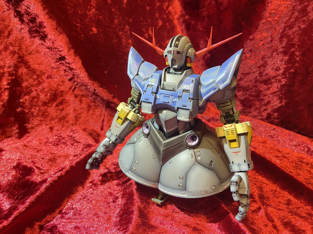 スカートから塗装したんですがなかなか濃いグレーになってしまいこのまま顔やら腕やら塗装したら暗めになってしまうと思いスカート部はそのまま。他は塗装し直しました…結果的に良かったと思います。