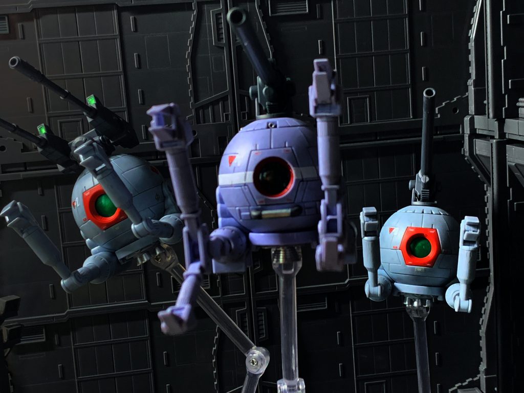 宇宙戦イメージの写真で〆。「正面の敵に火力を集中!火力だけならボールだってMSに引けを取らない!近づかれたら終わりだぞ!」