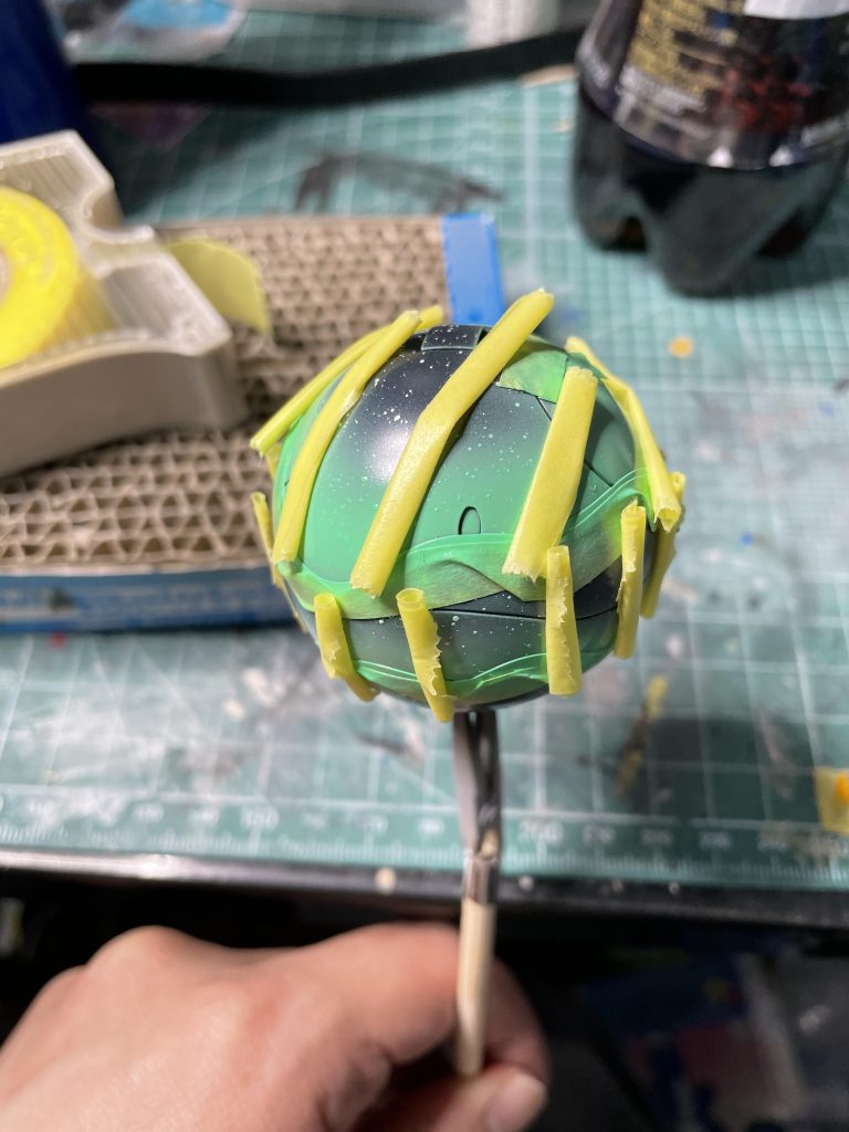 オーロラ特有の線を表現する為のマスキング。台座には有効でしたが、ハロ本体には結局活かされず。