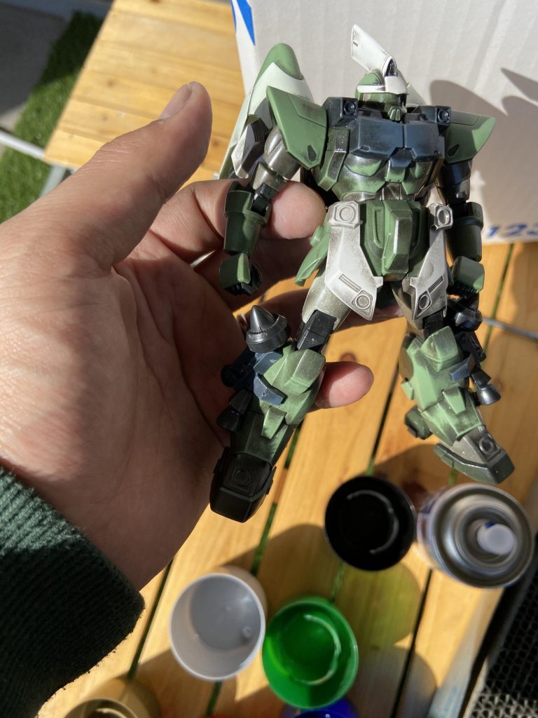 メラミンスポンジで削り落とす!この感じも嫌いじゃないのですが、今回のコンセプトとは違うなと思い、(手が疲れたし‥構造分からんので力入れるとパキッとかもたまにいうし‥)ここから薄め液による吹き上げに変更!程よく残して‥