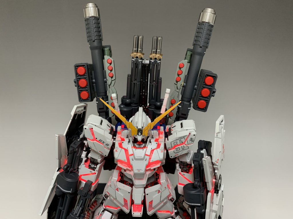 正面からバズーカの合わせ目かなり目立ってたので綺麗に消えてくれて良かったです〜