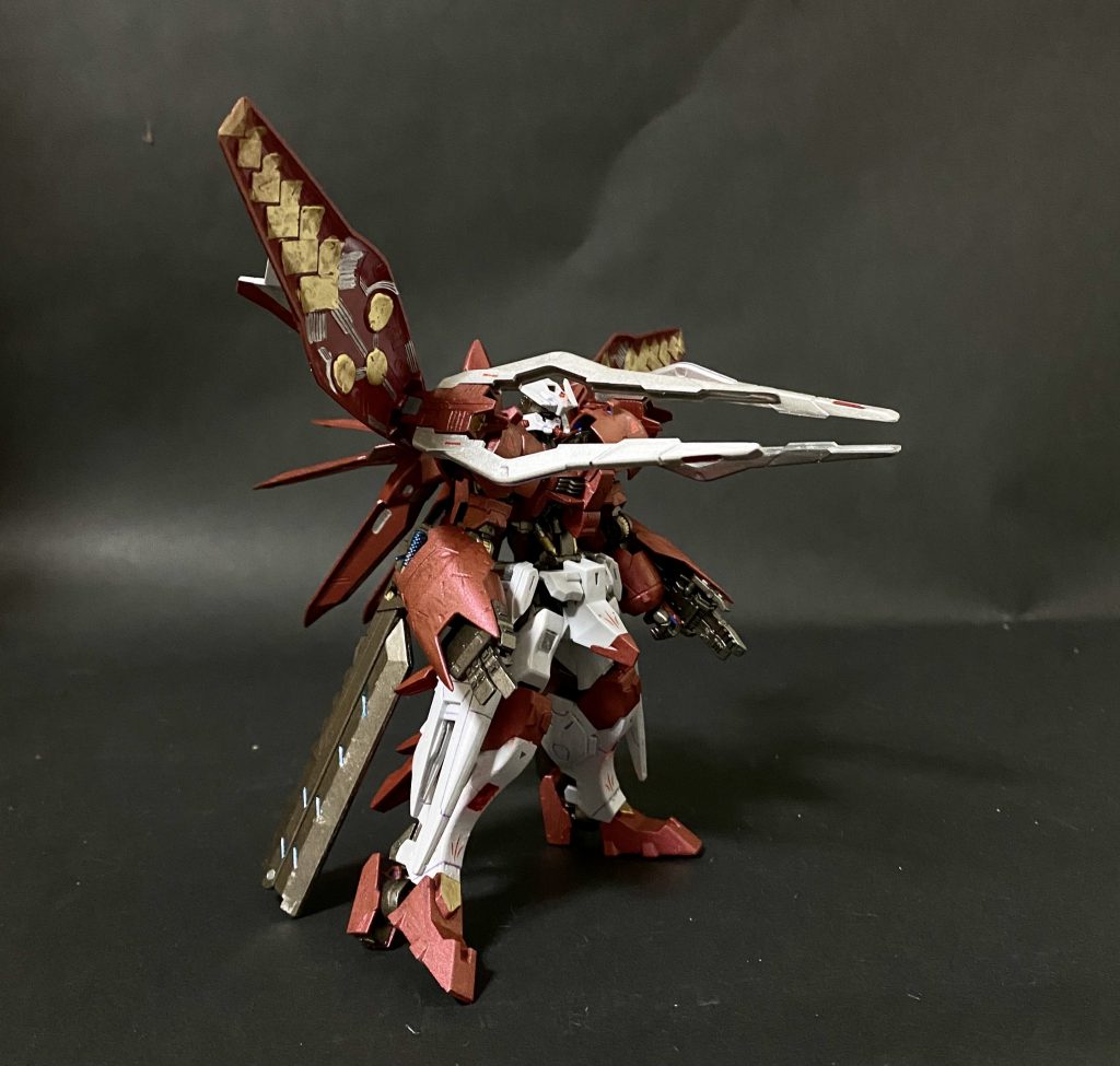 爪のようなパーツが何となくカッコイイです😆