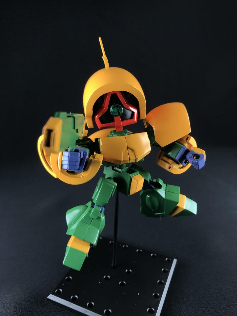 狙い撃つポーズ