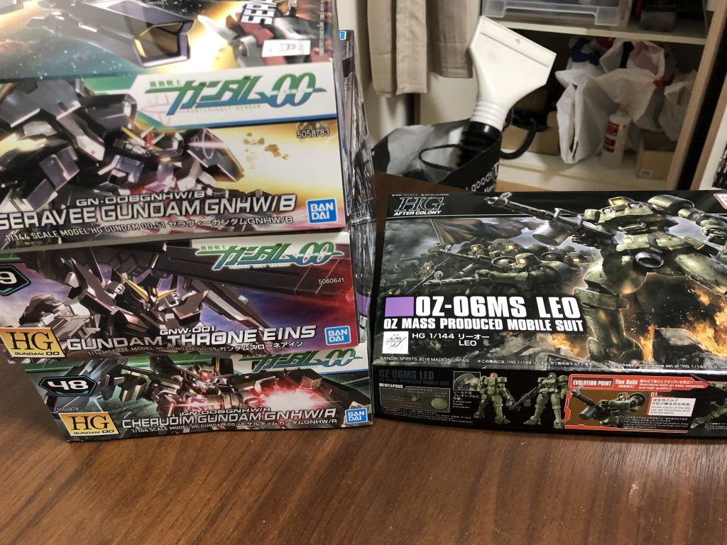 今回主に使用したキット達。バックパックはデスティニーから一部借用、ビームサーベルのみGP02から流用してます。