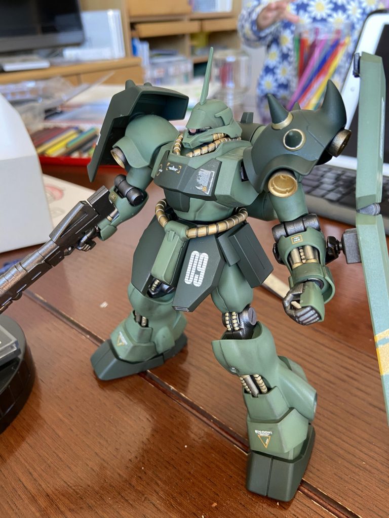 ３日目特殊な仕事の次の日なので休みをいただく。平日で子供は幼稚園なので作業が捗ります。笑合わせ目消した後、これまでの作業を定着させるため、一旦つや消し。メラミンスポンジで頑張った光沢が当たり前ですが無くなり寂しくなりました😂