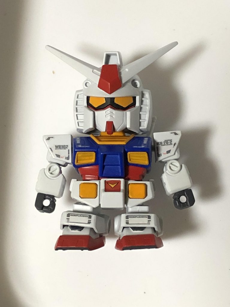 隙間時間で少しずつ工作を進めて、下手くそなりに完成までたどり着けました。ビームライフルのパーツの一部を紛失してしまったのは一番の失敗w