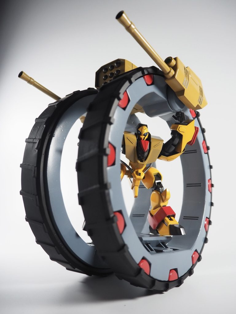 展開ギミック足場とミサイルランチャーの接続を可動式にする事で再現