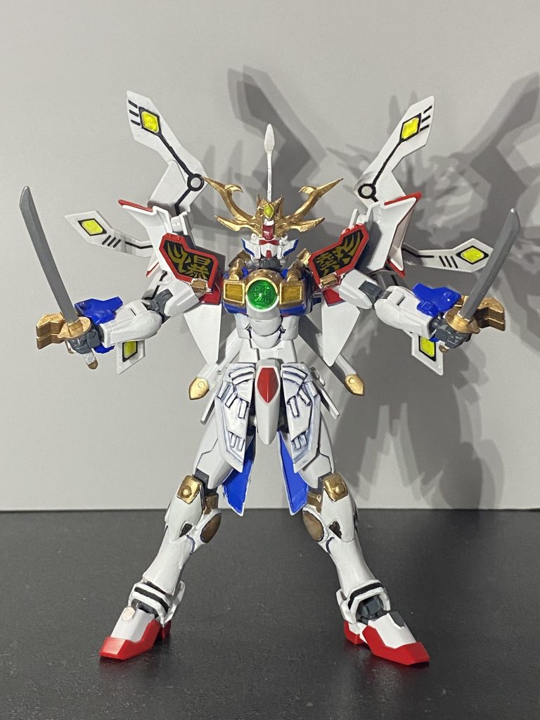 展開もしっかり出来ますクリアパーツが蛍光イエローになってますが、これも製作中に何処かに飛んで行ったので作りましたが塗料のグリーンがなかったのでイエローを使いました