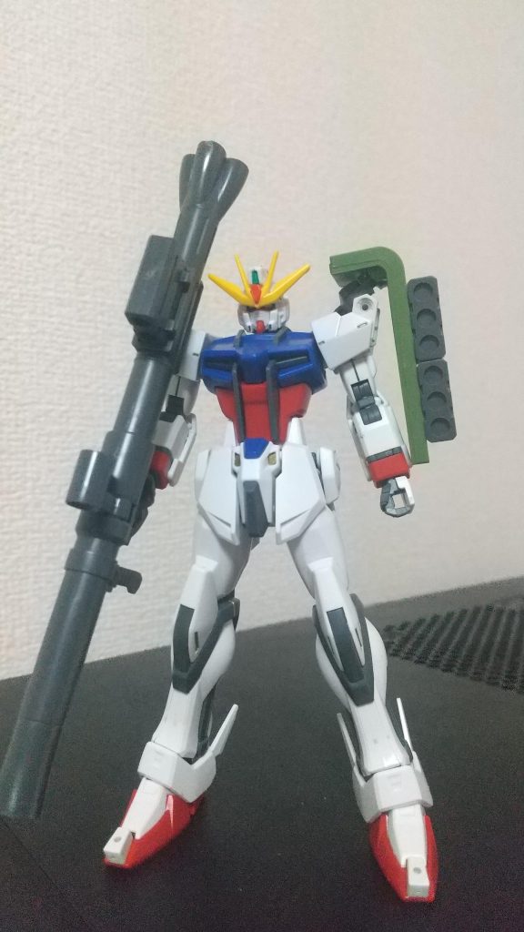 いろんな機体の一部を用いて戦うストライカーシステムを細分化して上位互換化を狙った機体です