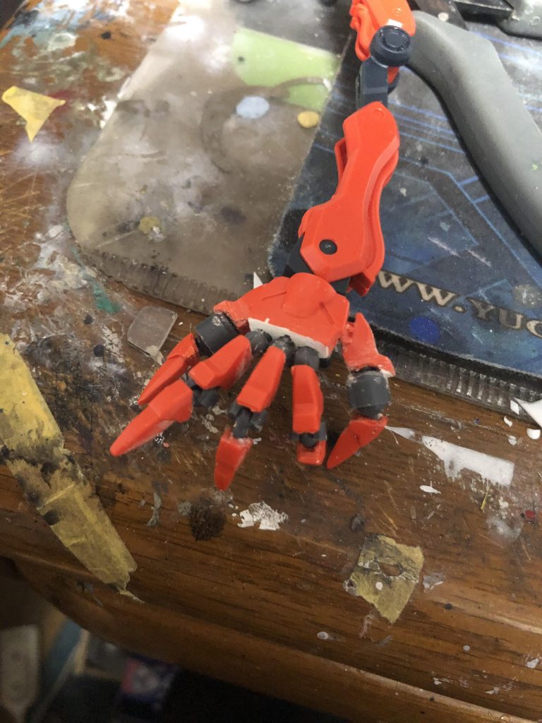 ゼルトザームアームは指可動できるように改造してました。なんというかまぁよくある手法ですね