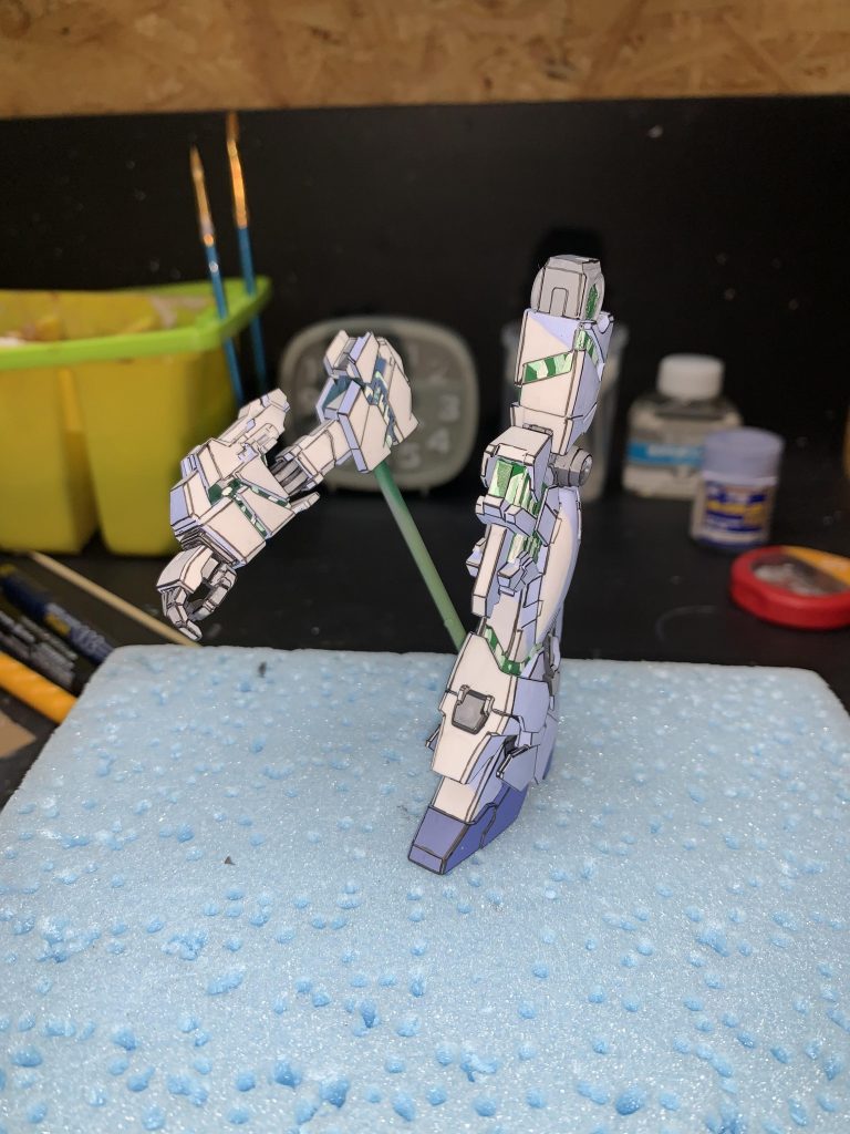 ライニングが完了したところです。水性のマーカー(プロッキー)と水性ペン(サクラクレパスの0.03mm)を使用しました^o^