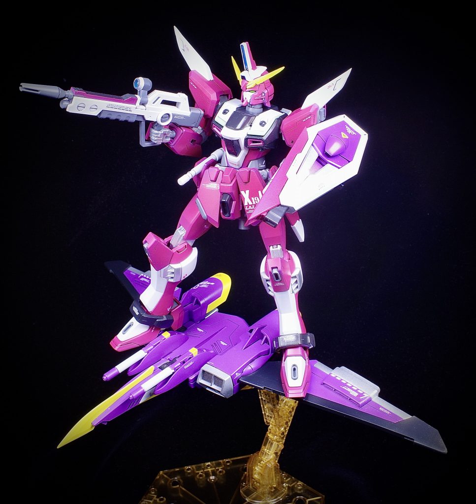 背中のファトゥム01にも乗れますが、足底は固定できないので注意。