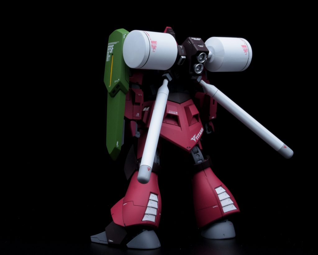 バックショット。 バックパックはガルバルディのものの上にネモのものを被せています。追加バックパック的な。プロペラントタンクとブースターはWAVEのタンクを使用。