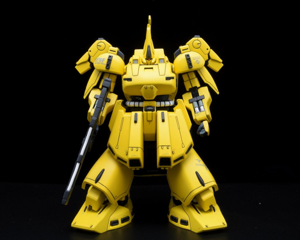 腰を4mm延長し寸詰まり感を解消。元が良いので他に手を入れるところがありませんでした。塗装はキアライエローを瓶生で。下地はピンクサフにした方がもっと発色が良くなったかも。