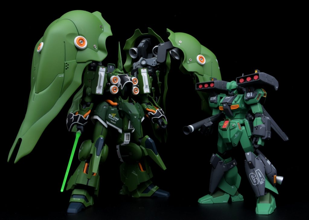 サービスカット。キャロット艦所属の名も無き連邦エースパイロットとツーショット。