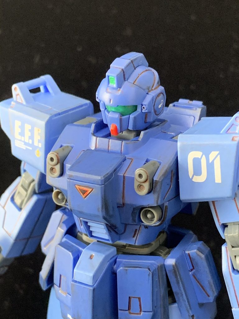 今回は缶スプレーとペンを使って組んでみました。正直、最近のガンプラは成形色がかなり良い色を出しているので、この程度でもそこそこの作品は組めるかと思います。