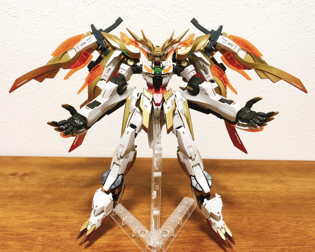 ウィング展開!初のグラデーション塗装でしたが、もう少し塗って良かったかな…