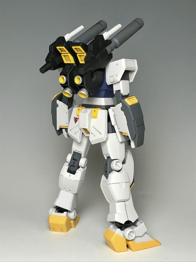 リアビューです。青色の比率が少なくなりますね。