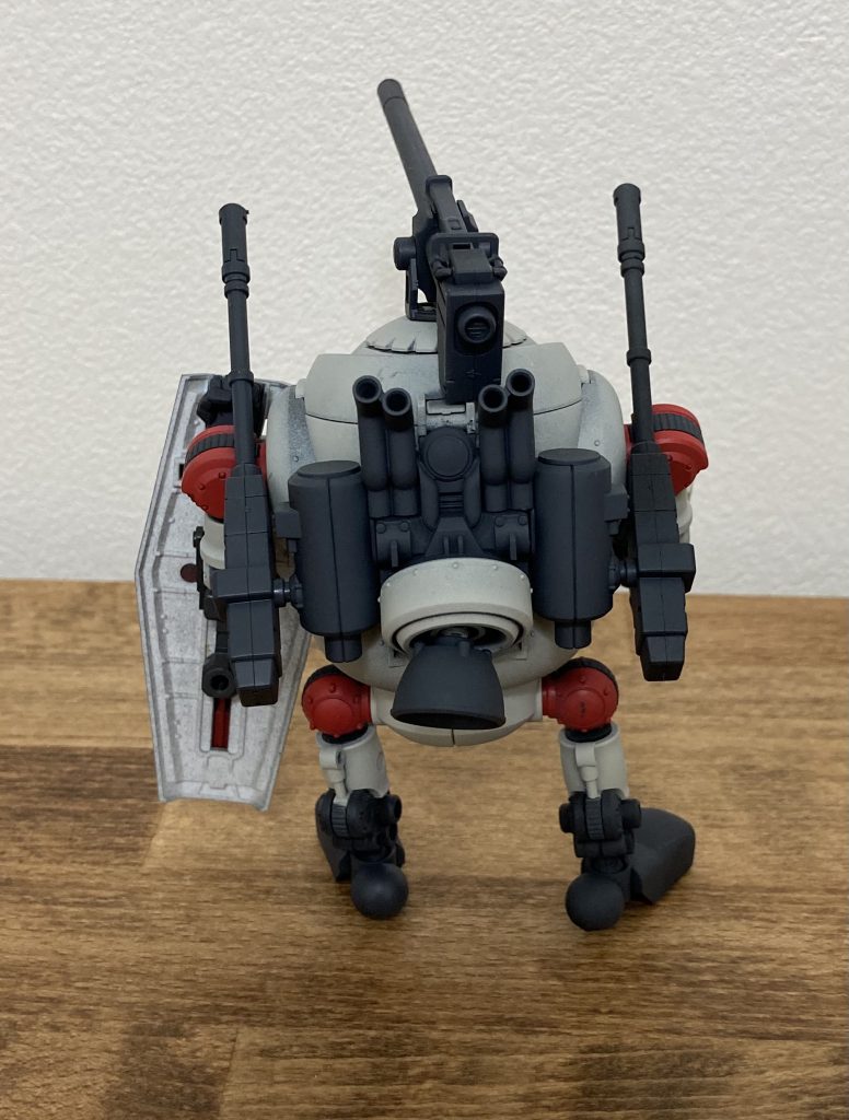 後ろから。肩回りの大砲もボールから移植。