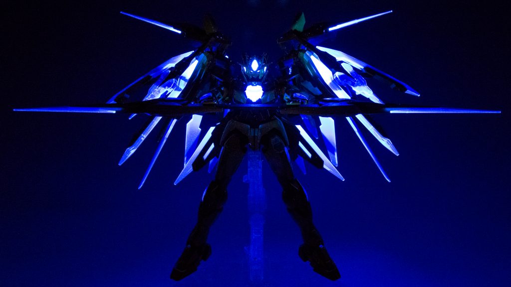 「GN粒子フルバースト!!」GNバインダーそれぞれに1基ずつ太陽炉があるため、直列接続するクアンタムバーストはオミット(という設定)。