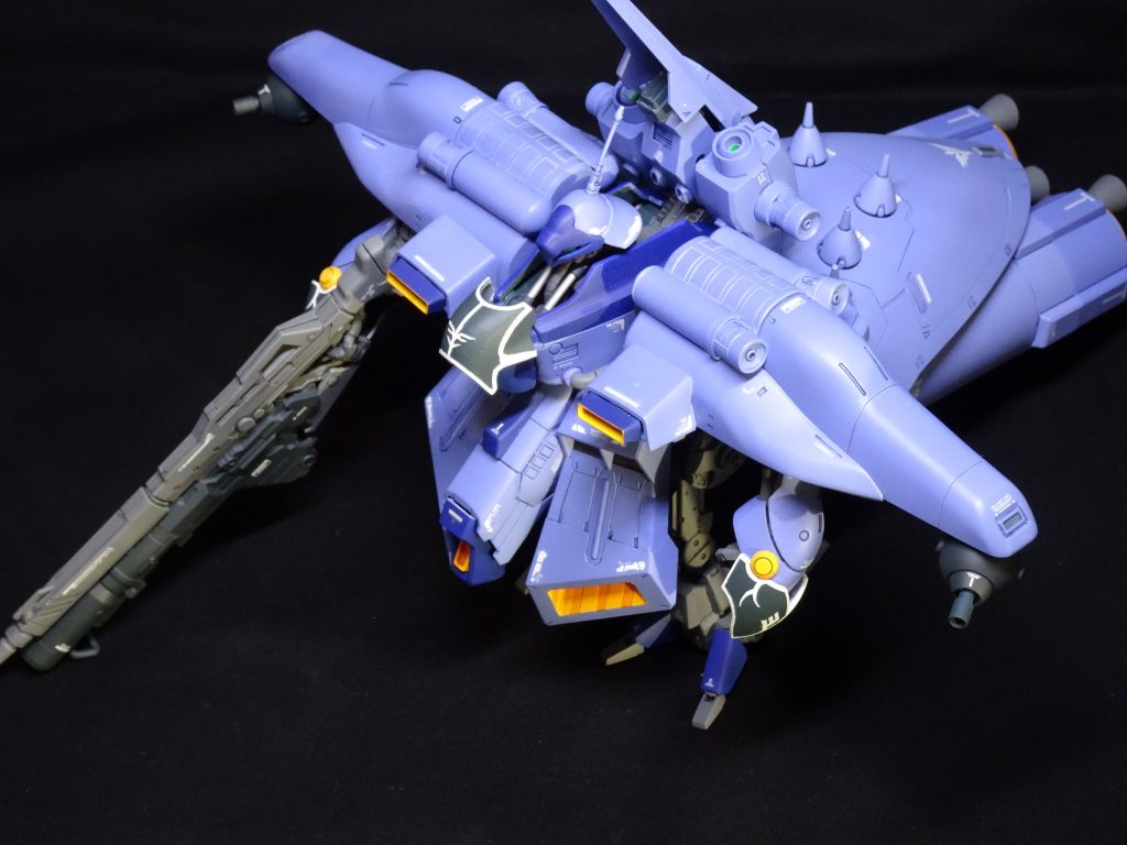 機体名は、神話に登場する想像上の生物から。個人的妄想MSVシリーズ、UC0096のとある暗礁宙域で確認された「その時代に存在するハズのない機体、ファントムガーディアンズ」３機目のMS※です。UC0096、とある暗礁宙域のポイントに現れる、謎の袖付きMS。彼らは、まるで何かを護るように、暗礁宙域に足を踏み入れた者を徹底的に排除する。彼らが、護りたいものとは果たして何か？※１体目：ゲーマルク・ファントム、２体目：プロトタイプ・クシャトリヤ