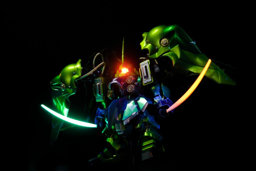 SDでも巨大感を演出したくて下からあおって撮影してみました。