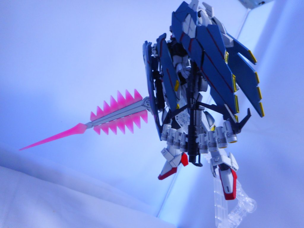 漫画の突撃する時の絵みたいに 