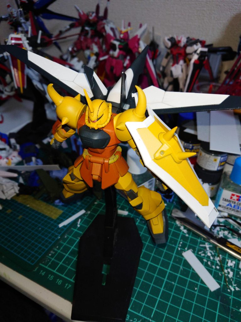 ハイネ機はまだ作っていなかったので作成しました!ハイネ機とイザーク機は色合いがすごい好きなので、塗装していてテンション上がりました!