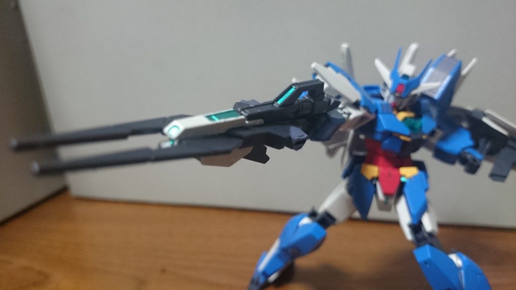 ・ビームライフルバレルパーツを好みでホワイト&メカグレー、メタグリーン(調色済み)で塗装