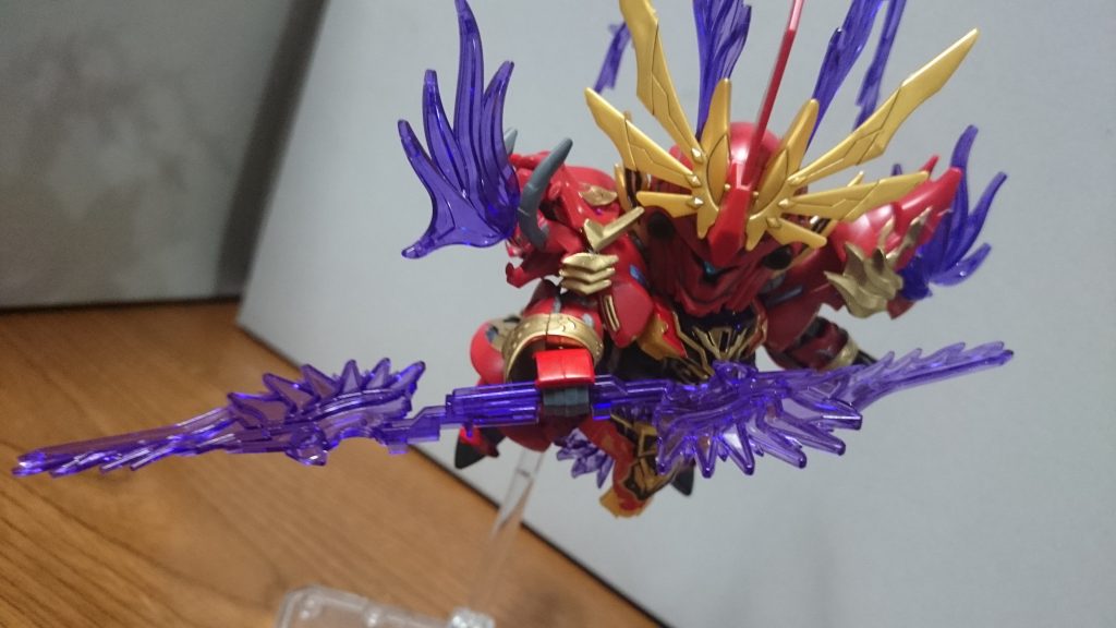 ・紫炎頭尾紫炎刀二振りを連結させたもの。モチーフはビームアックスを連結させたビームナギナタっスね