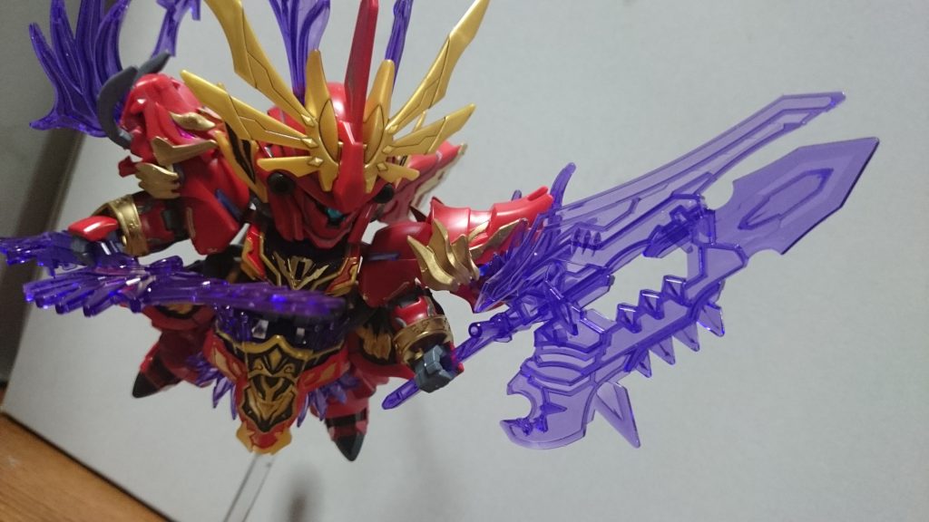 ・方天画戟方天戦斧と大画戟を連結させたもの。両刃でどちらの向きでも攻撃出来るっス