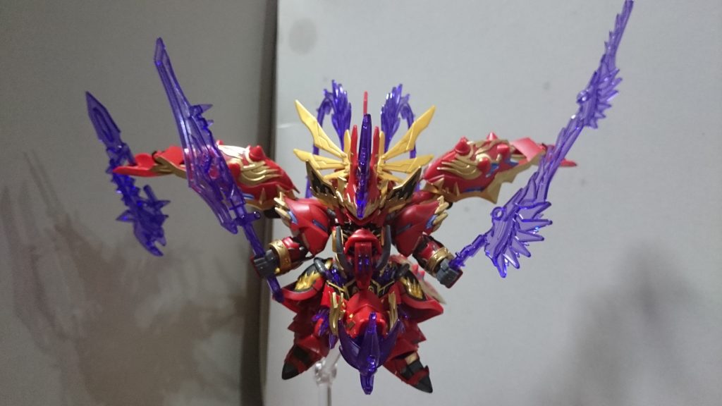 バインダーもあわせて4振りの武器を保持可能！まるで阿修羅っスね？？？？「今の私は阿修羅をも(ry」