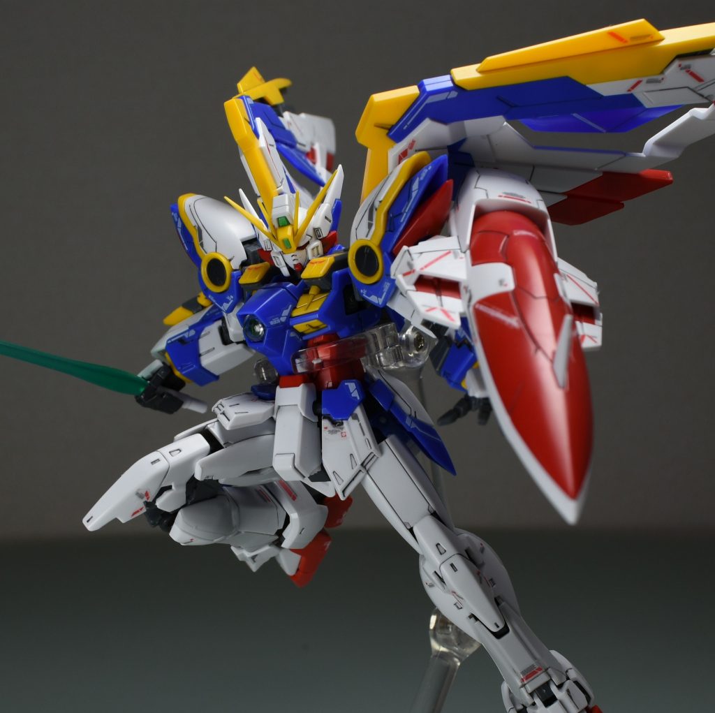 ………なんだろ？？？そもそもの設定身長が低いので、かなりコンパクトですが、フレームの可動域が広いのでアクションが楽しいキットでした。この仕様でシャイニングかゴッドが欲しいなー🤤