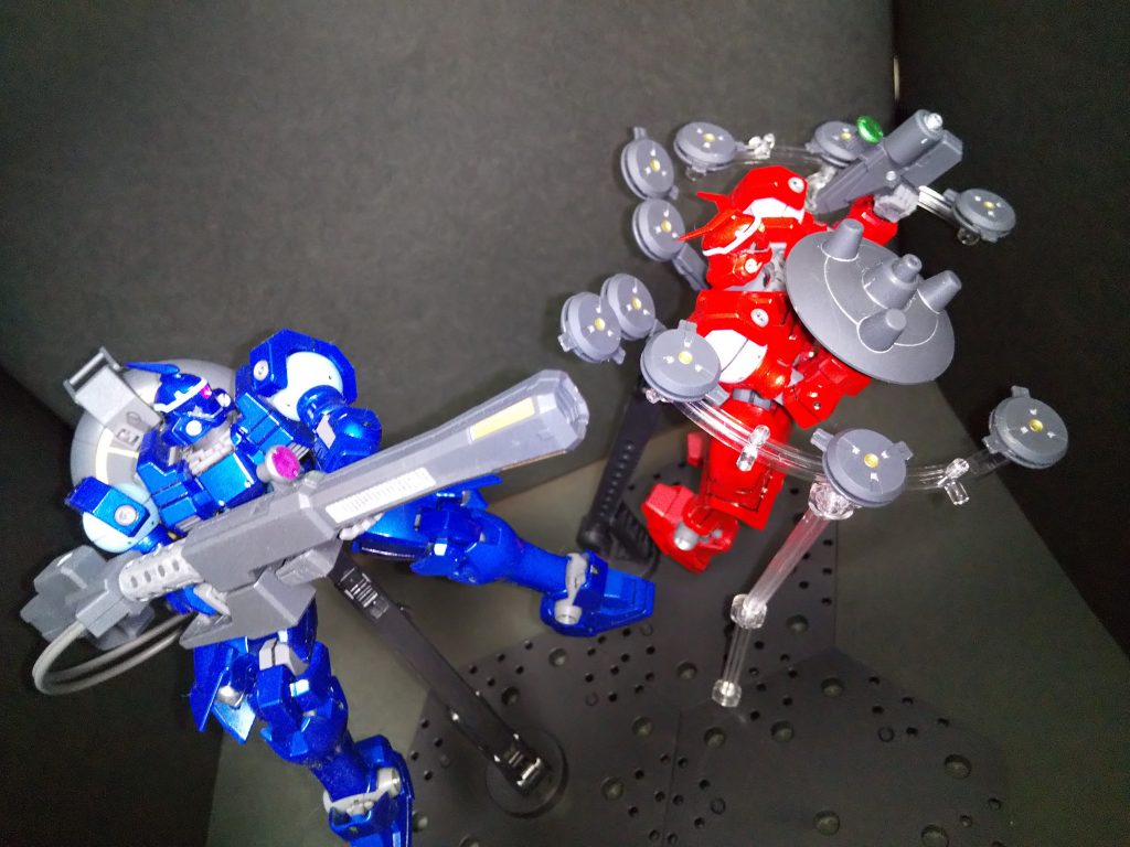 ヴァイエイトの主砲で敵機を倒すのが基本戦術と説明されてましたガンダムW本編ではトロワとヒイロがそれぞれ搭乗したモビルスーツ、また2人の操縦技術を学習させたモビルドールでもあります