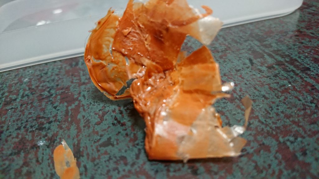 これはランナーパテの残骸。