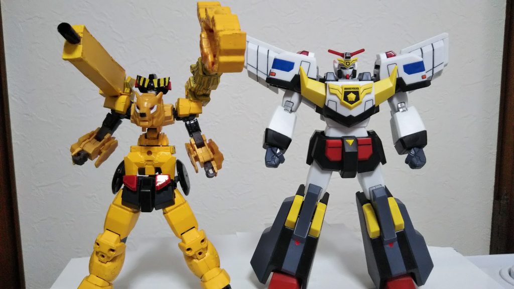 先日作ったコトブキヤのジェイデッカーと一緒にジェイデッカーは16cmだから大きさが少し足りなかったなぁ～😅ちなみにこのジェイデッカーはスミ入れと部分塗装を施しています。