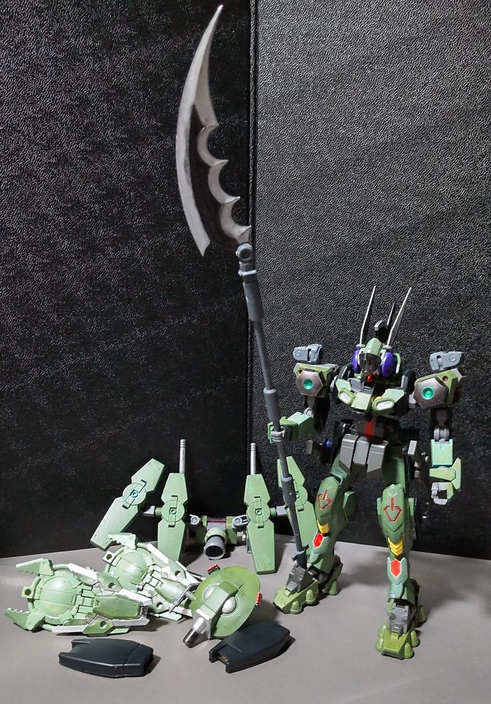 装備を外せば軽装状態にも出来ますし、当然フレーム状態にも出来ます。