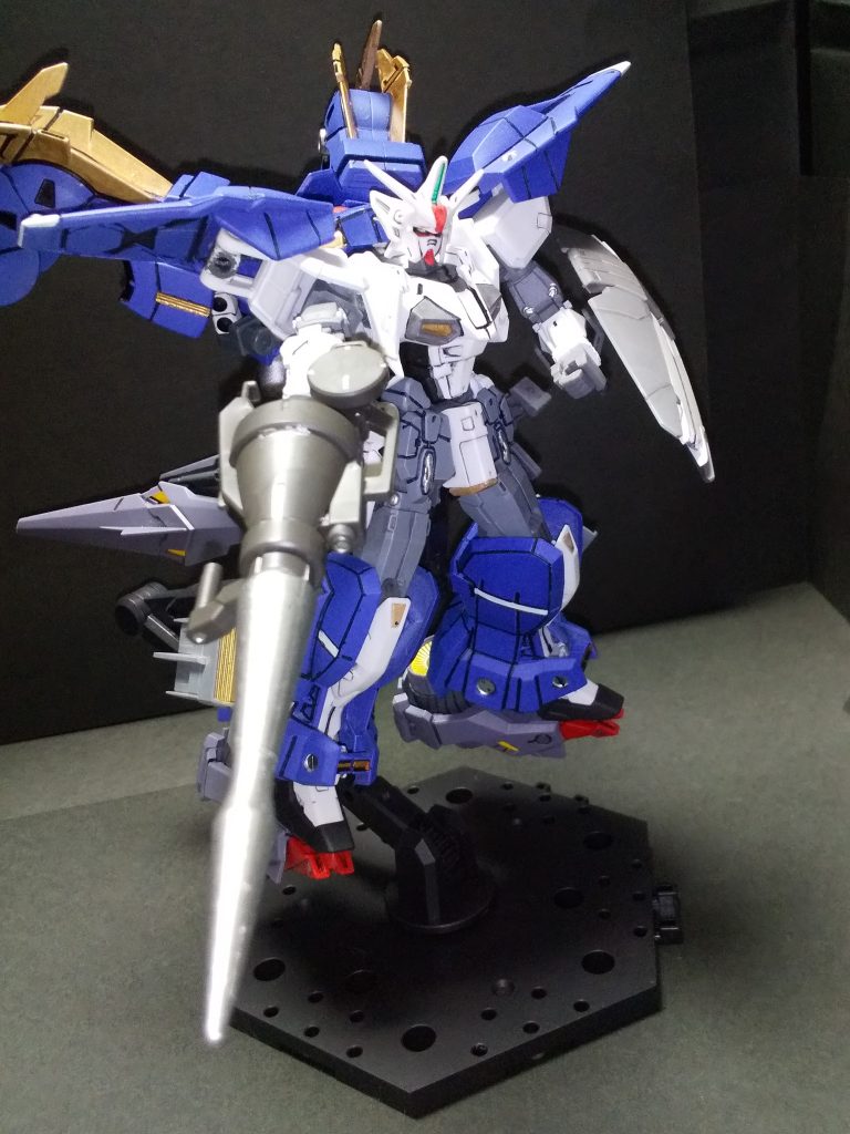 武装はシンプルにガンランスとシールドを基本装備としています