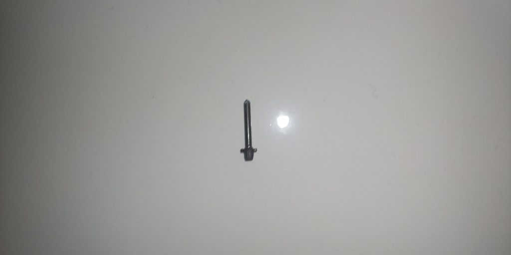 AGEポインター┅敵にとどめを刺す時に使用する、普段はシールドに格納されている武装。中には接着剤が注入されており、ドッズライフルカスタムに装着、発射することで相手に当て、動きを止める。以下アピールショット