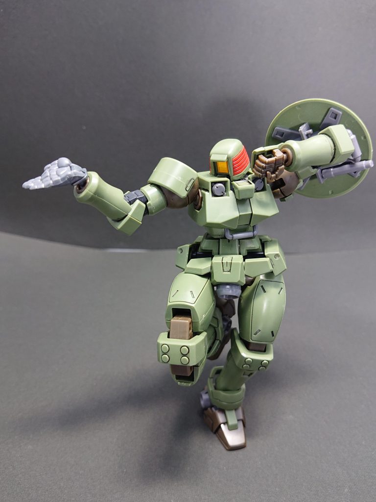 【おまけ】喧嘩を売ってはいけないパイロットが乗ったリーオーです(笑)Wシリーズの量産機その2でした。このキットを素体にトールギスやヴァイエイト・メリクリウスへ改造なんかもできたらいいなと思いました。最後までご覧いただきありがとうございました。