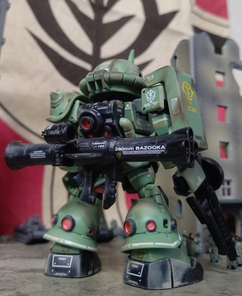 後ろザクマシンガン用のデカールをバズーカに貼ってました。これ書いてて気が付いた・・・。