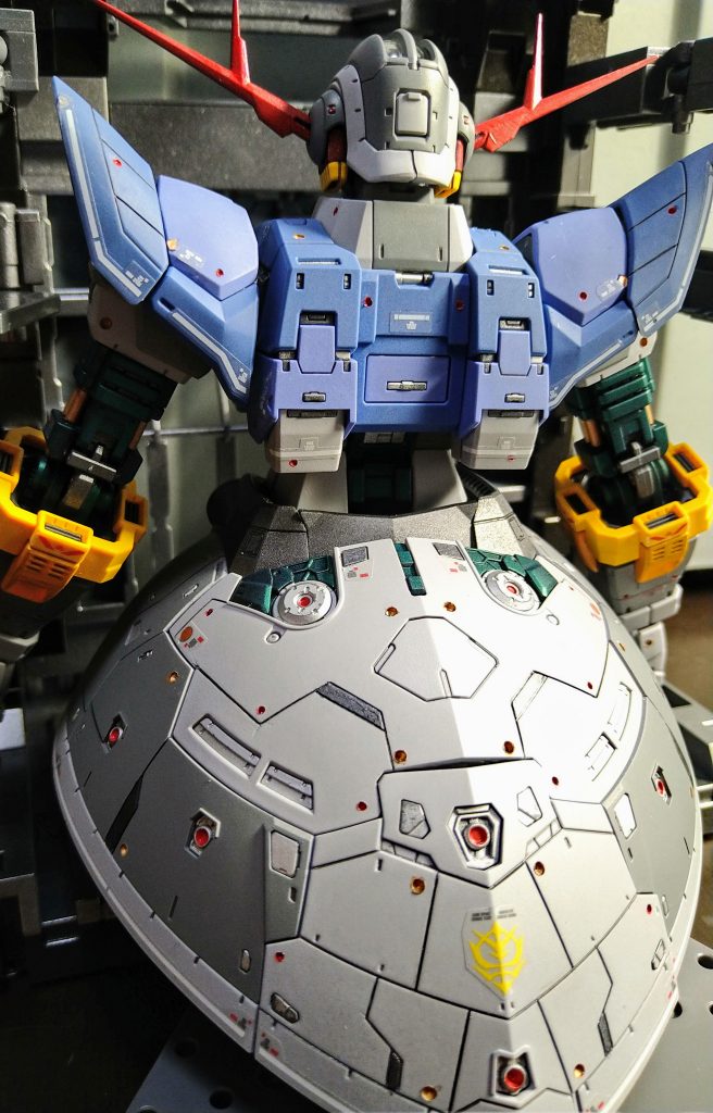 後部スカートは、スジ彫りと穴開けにこだわりましたが、まだピンバイスが上手く扱えなくて、所々左右非対称になってます😅。