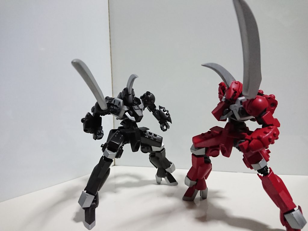 カーリーモード 同じくレオ怪獣カーリー星人を意識したモード。 肩に移動させた突進形態。