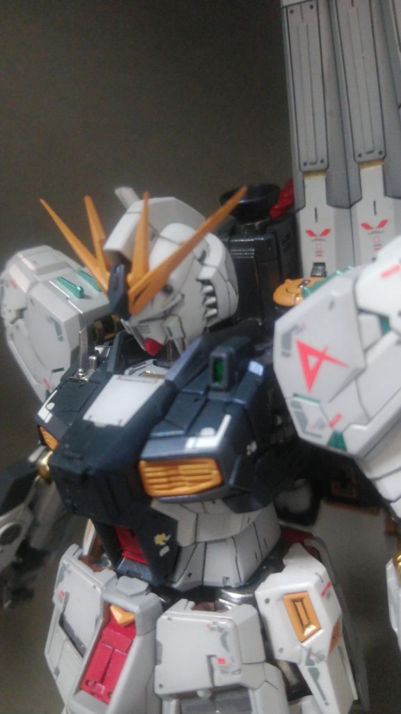 紺は２色に塗りわけ