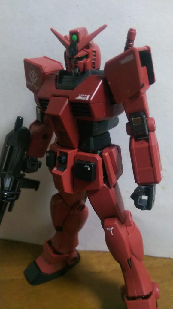 現在、塗装できる環境がないので無塗装デカール仕上げとなります。塗装は、匂いが少ない水性です😊