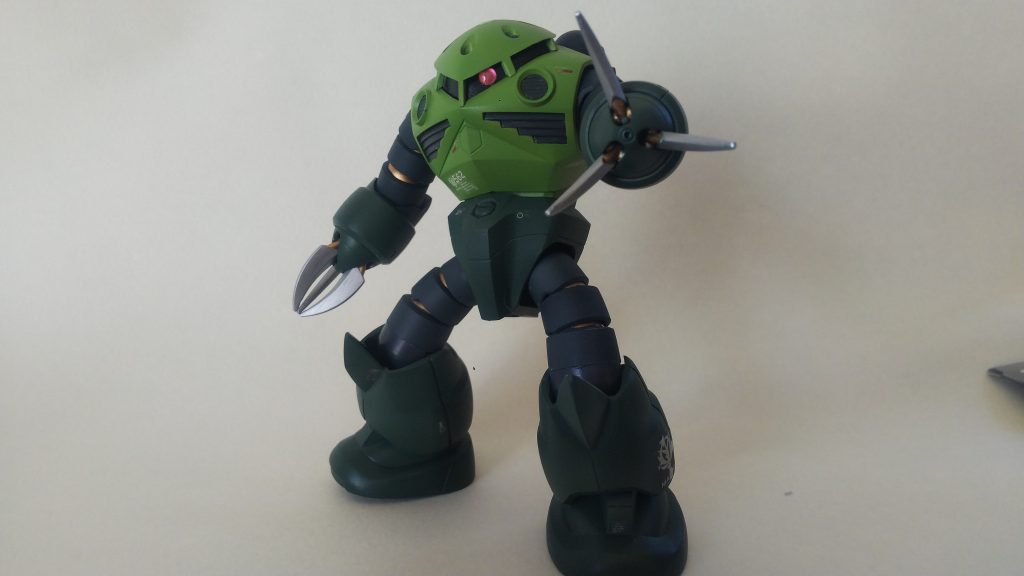 当時、ガンダムカラーと言う三色セットが売っていて、それのハイザックカラーで塗装しています。