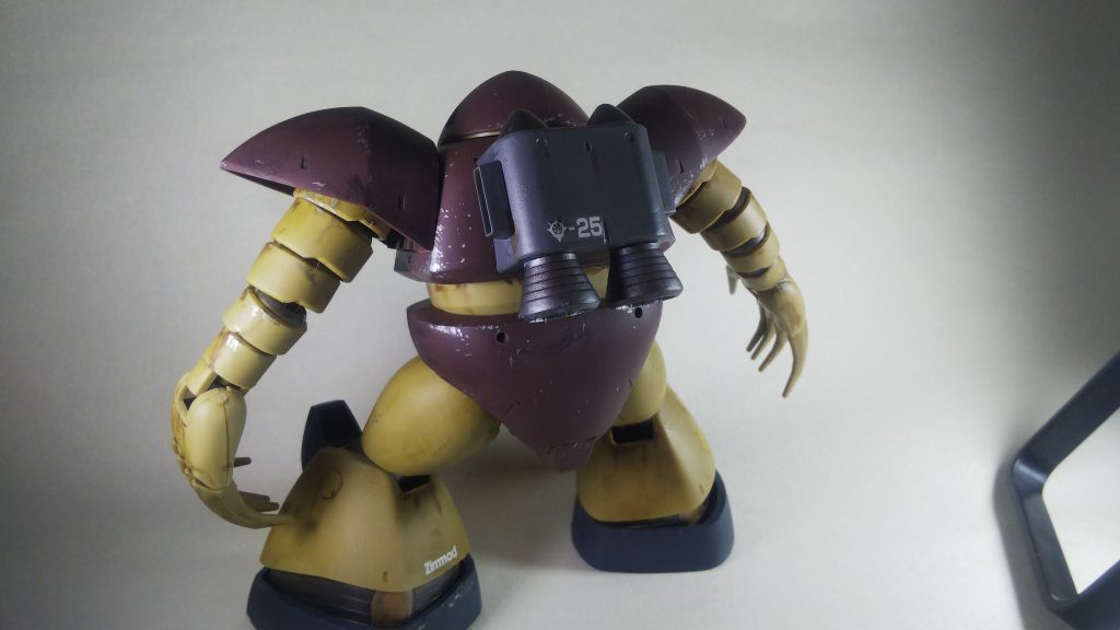 リアルタッチマーカーでフィルタリングと錆び表現、それと初めてスポンジチッピングをしてみましたが筆しかやった事なかったので難しかったです😅