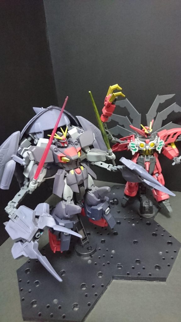 ヴァサーゴCBは元のキットの色よりゲテモノ風に塗装 アシュタロンはHCのキットがないので当時あった我が家のジャンクを寄せ集めて製作。(本当はヴァルヴァロのハサミがほしかった。。。)